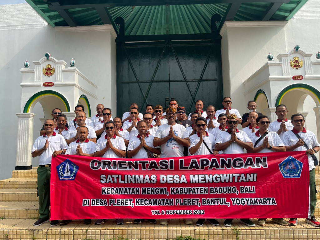 SATLINMAS DESA MENGWITANI DAN LEMBAGA LPM DESA MENGWITANI MELAKUKAN ORIENTASI LAPANGAN DI DESA PLERET, KEC. PLERET, KAN. BANTUL, YOGYAKARTA